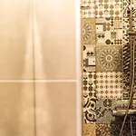 R38 - Artists Luxury * Budapest