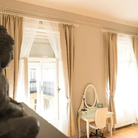 R38 - Artists Luxury Apartment Budapest