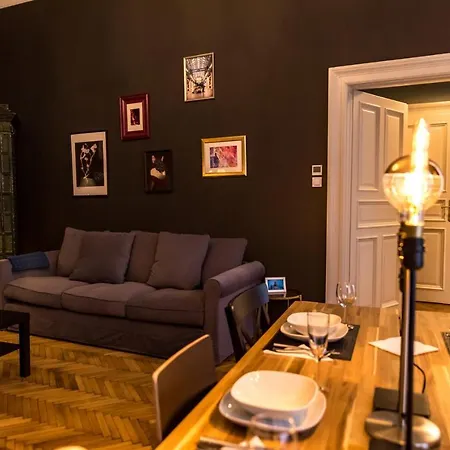 R38 - Artists Luxury 부다페스트