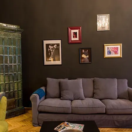 R38 - Artists Luxury Apartment