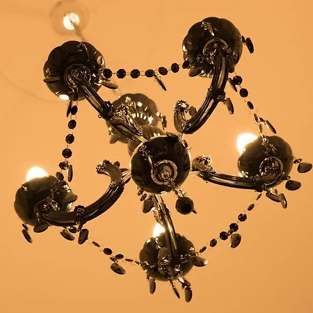 R38 - Artists Luxury