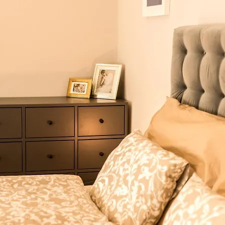 R38 - Artists Luxury 부다페스트