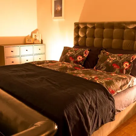 R38 - Artists Luxury Apartment *