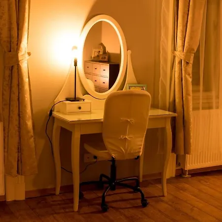 R38 - Artists Luxury 아파트