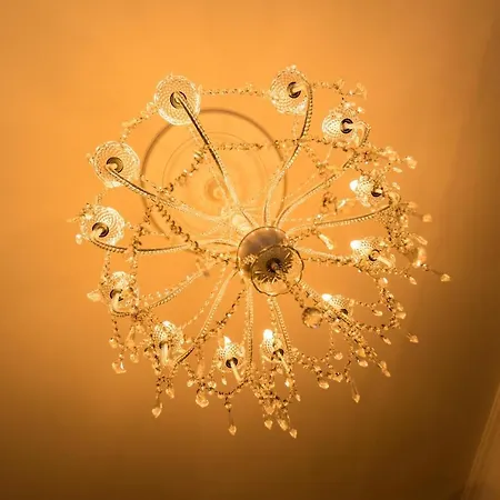 R38 - Artists Luxury * 부다페스트