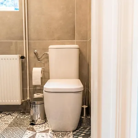 아파트 R38 - Artists Luxury *