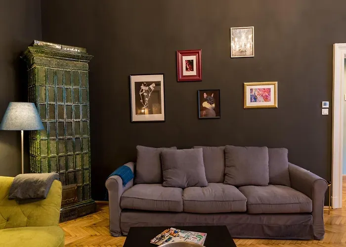 R38 - Artists Luxury Apartment