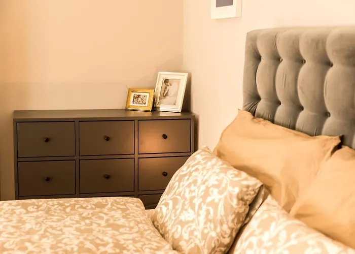 R38 - Artists Luxury Budapest