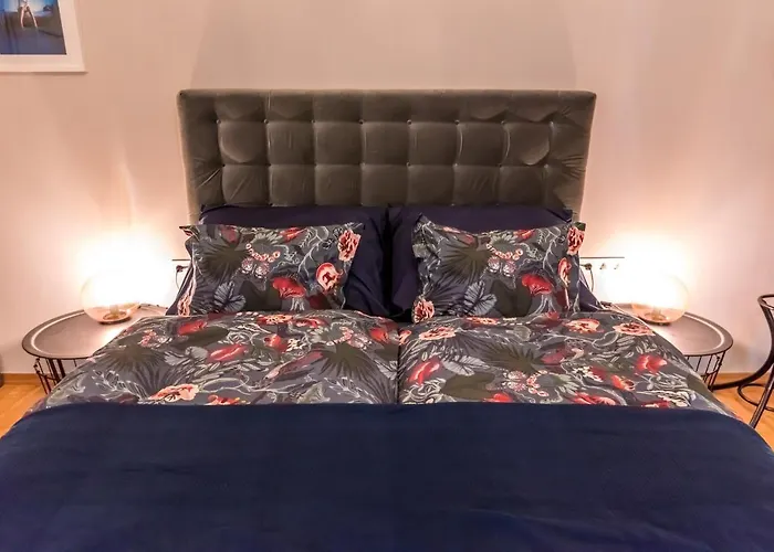 R38 - Artists Luxury Budapest