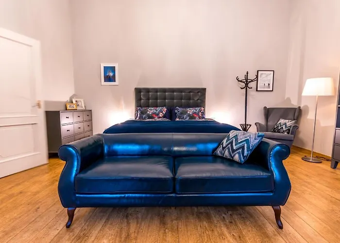 R38 - Artists Luxury Apartment