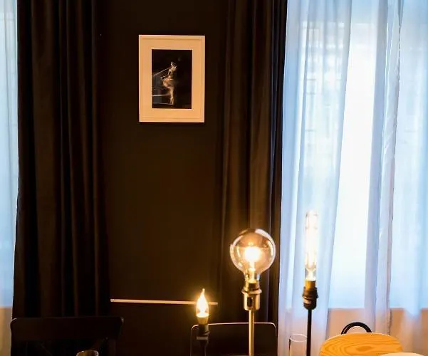 R38 - Artists Luxury Lägenhet