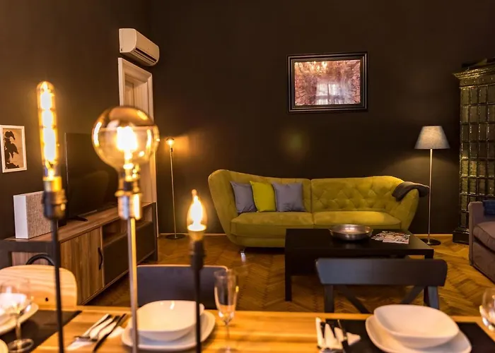 R38 - Artists Luxury Apartment