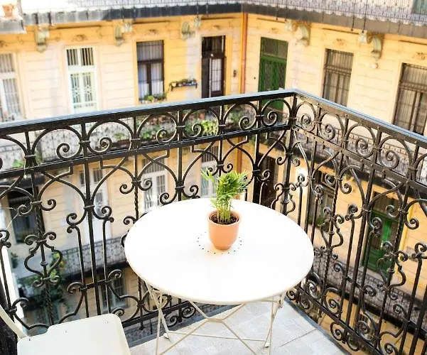 R38 - Artists Luxury Appartement Budapest