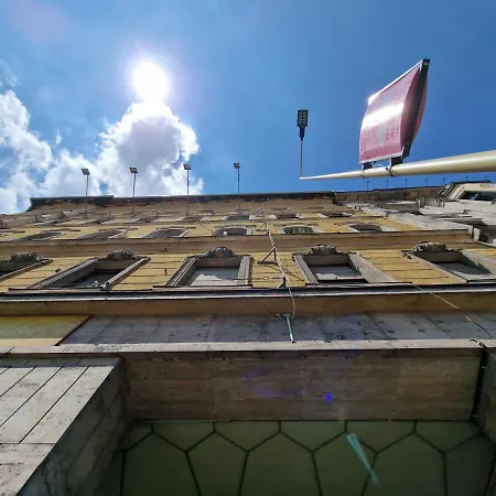 R38 - Artists Luxury Lejlighed Budapest